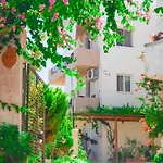 Home Suites Апартаменты *
