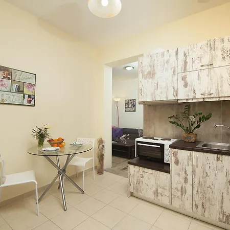 Home Suites *