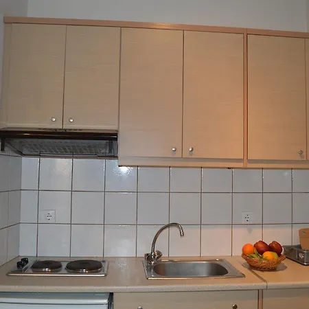 Home Suites הרסוניסוס