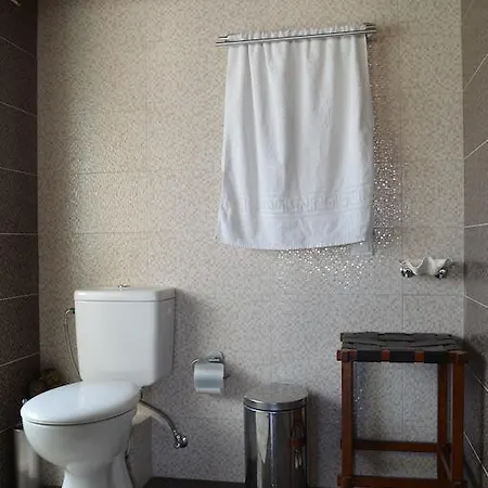 Home Suites הרסוניסוס