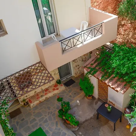Home Suites הרסוניסוס