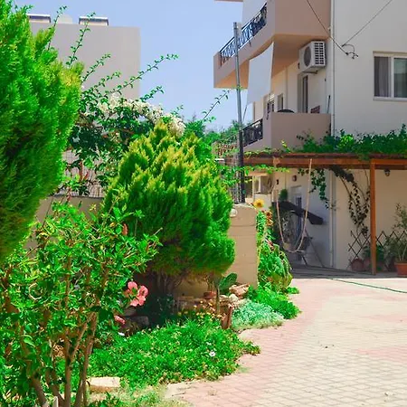Home Suites הרסוניסוס
