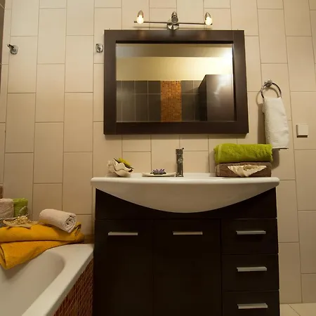 דירה Home Suites הרסוניסוס