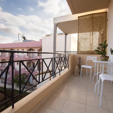 Home Suites הרסוניסוס