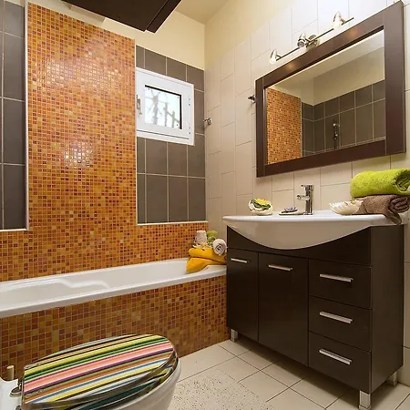 Home Suites הרסוניסוס