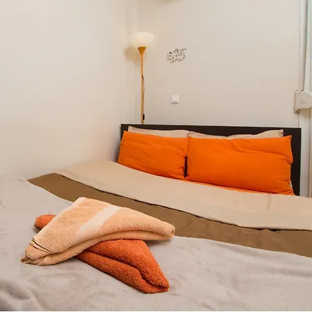 דירה Home Suites הרסוניסוס