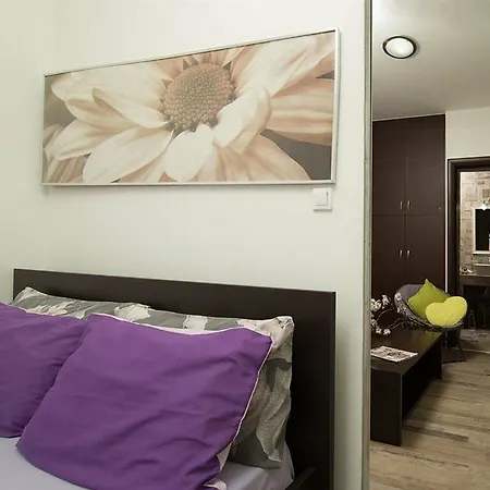 Home Suites * הרסוניסוס